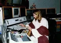 BlSt6edCcAAIi1q.webp